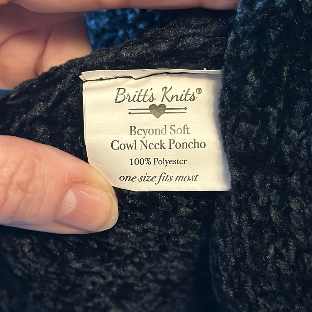 Britt's Knits One Size Black Cowl Neck Poncho Shawl Soft Chenille with Fringe - Picture 3 of 6